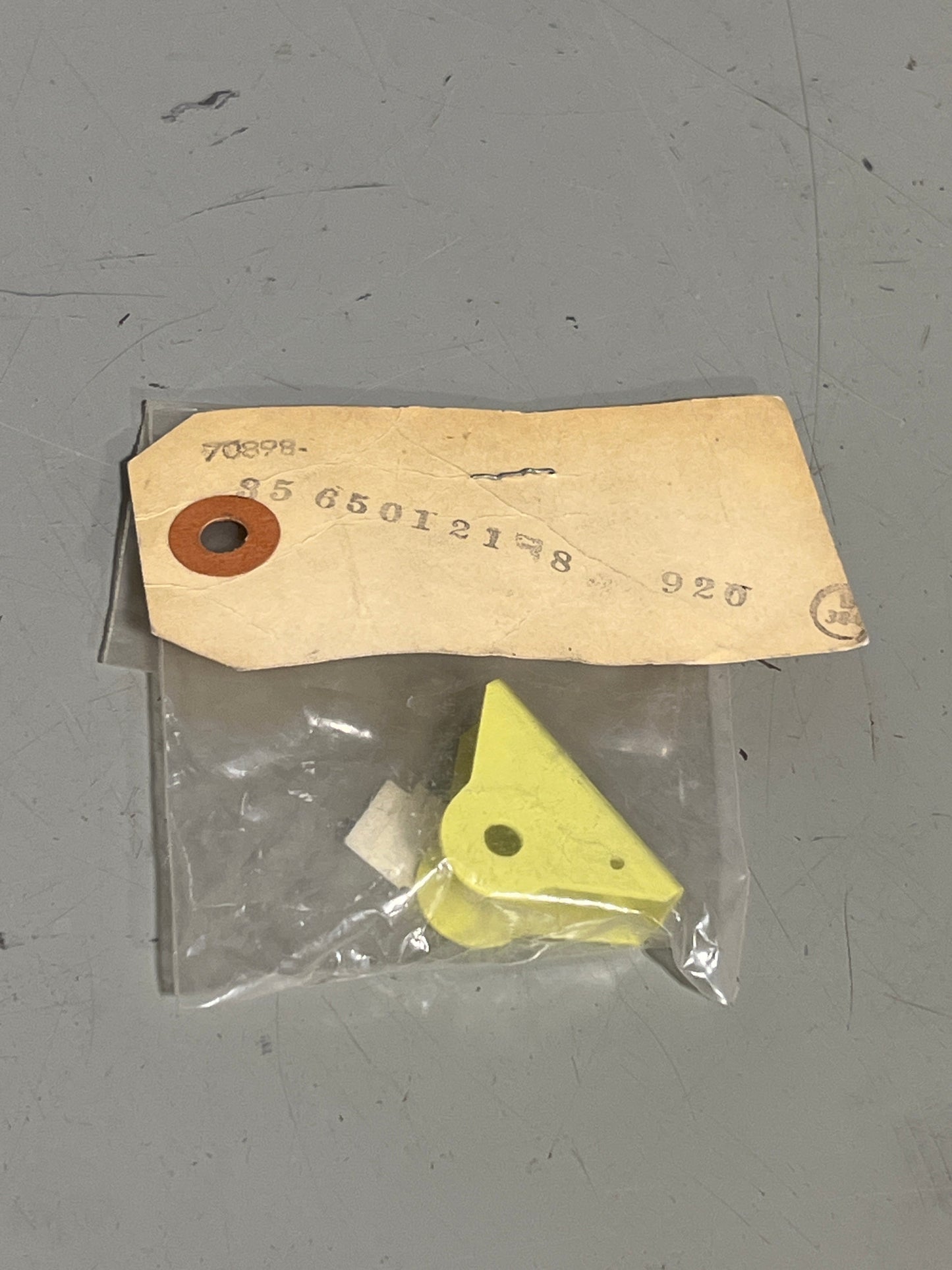 35-650121-8 Beechcraft Elevator Assembly Bracket