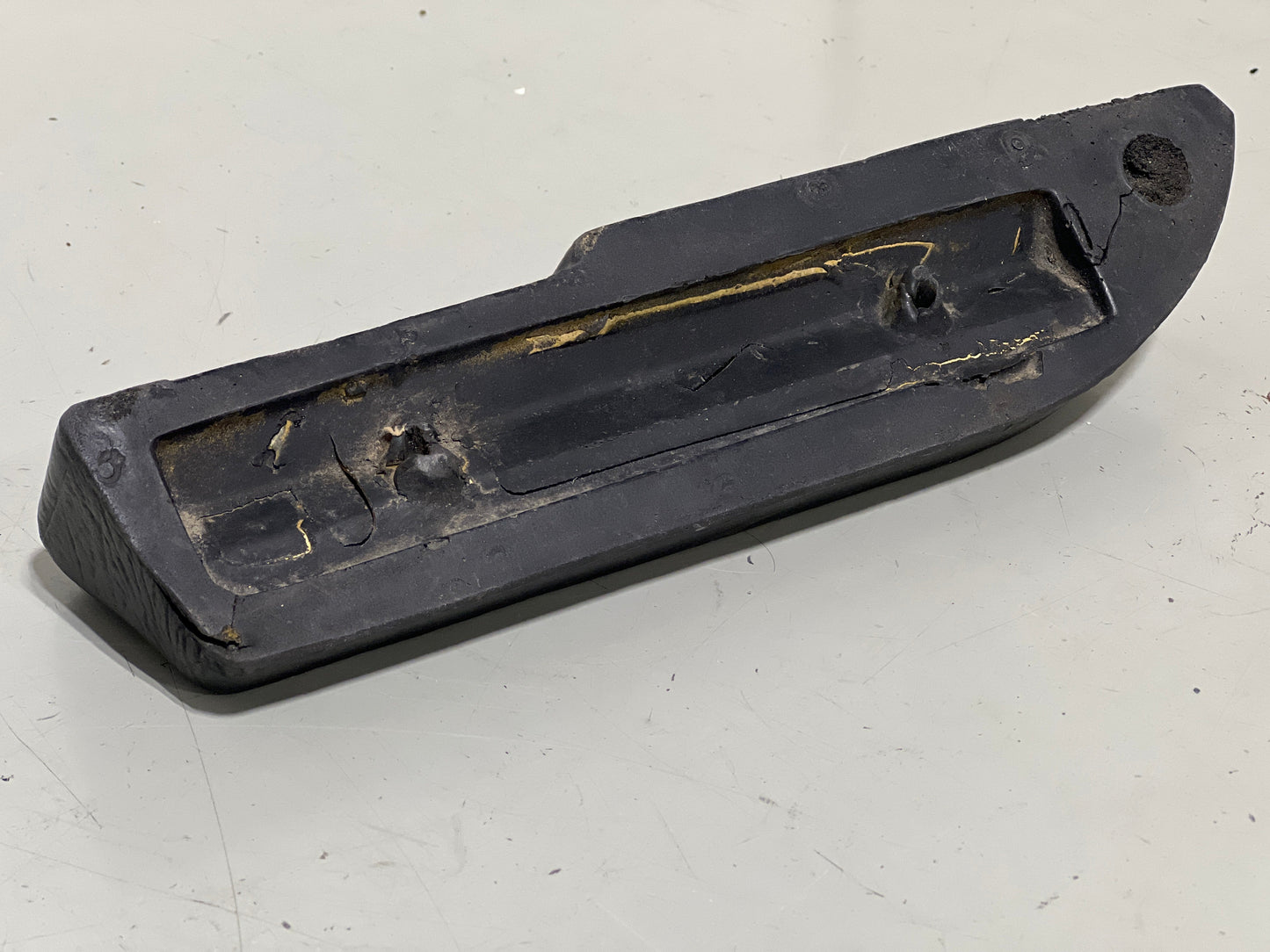 0715039-3 Sidewall Armrest Assembly for Cessna 172