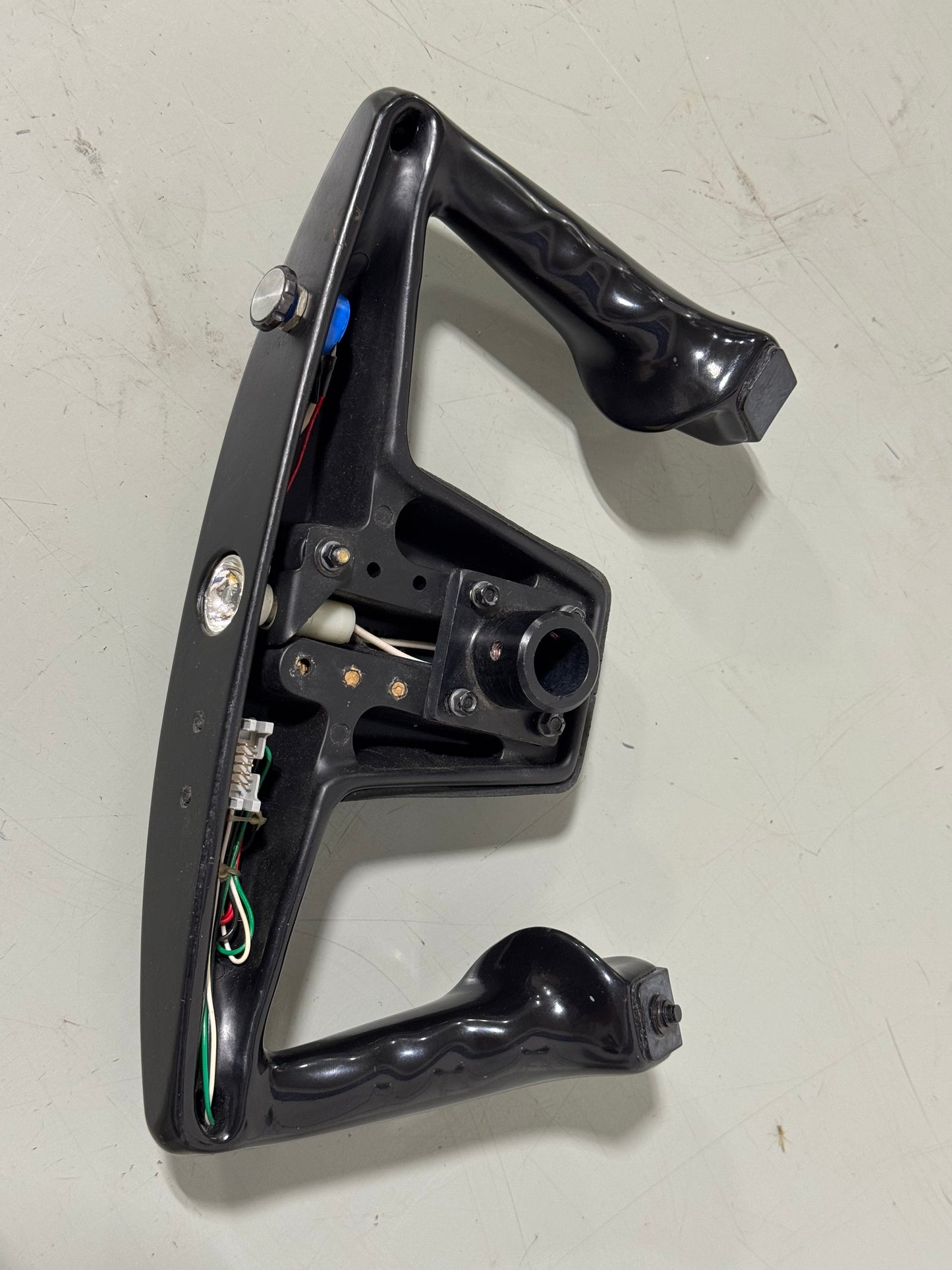 1260243-2 Control Yoke for Cessna 206