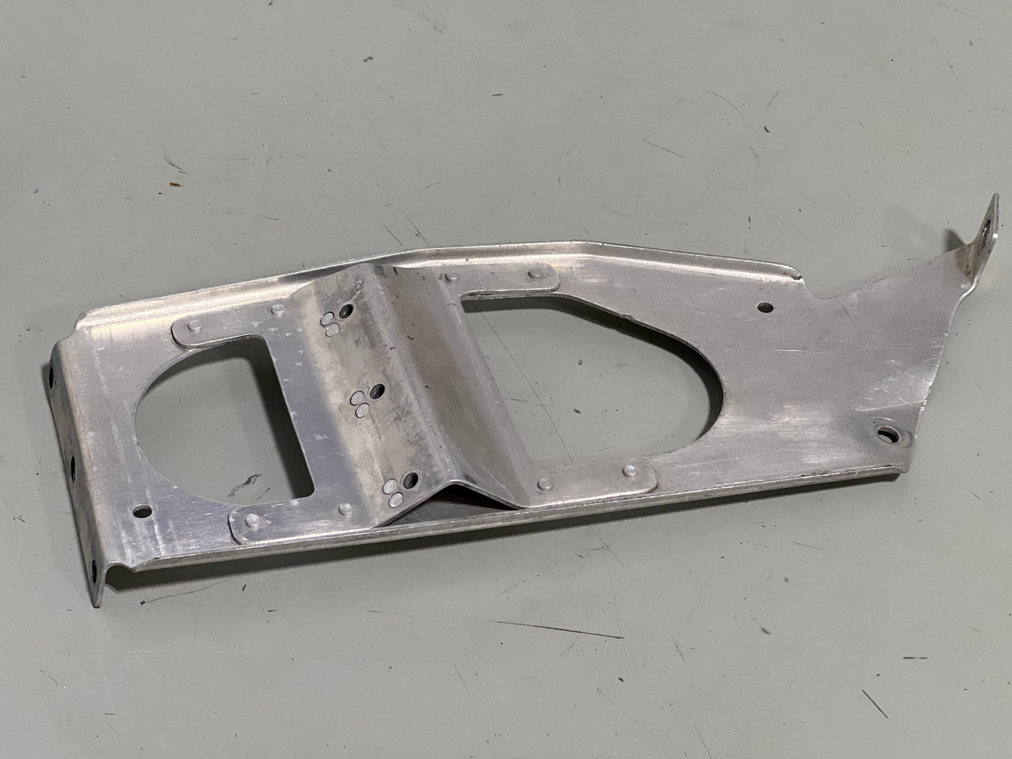 055216-16 Airbox Support Assembly for Cessna 172