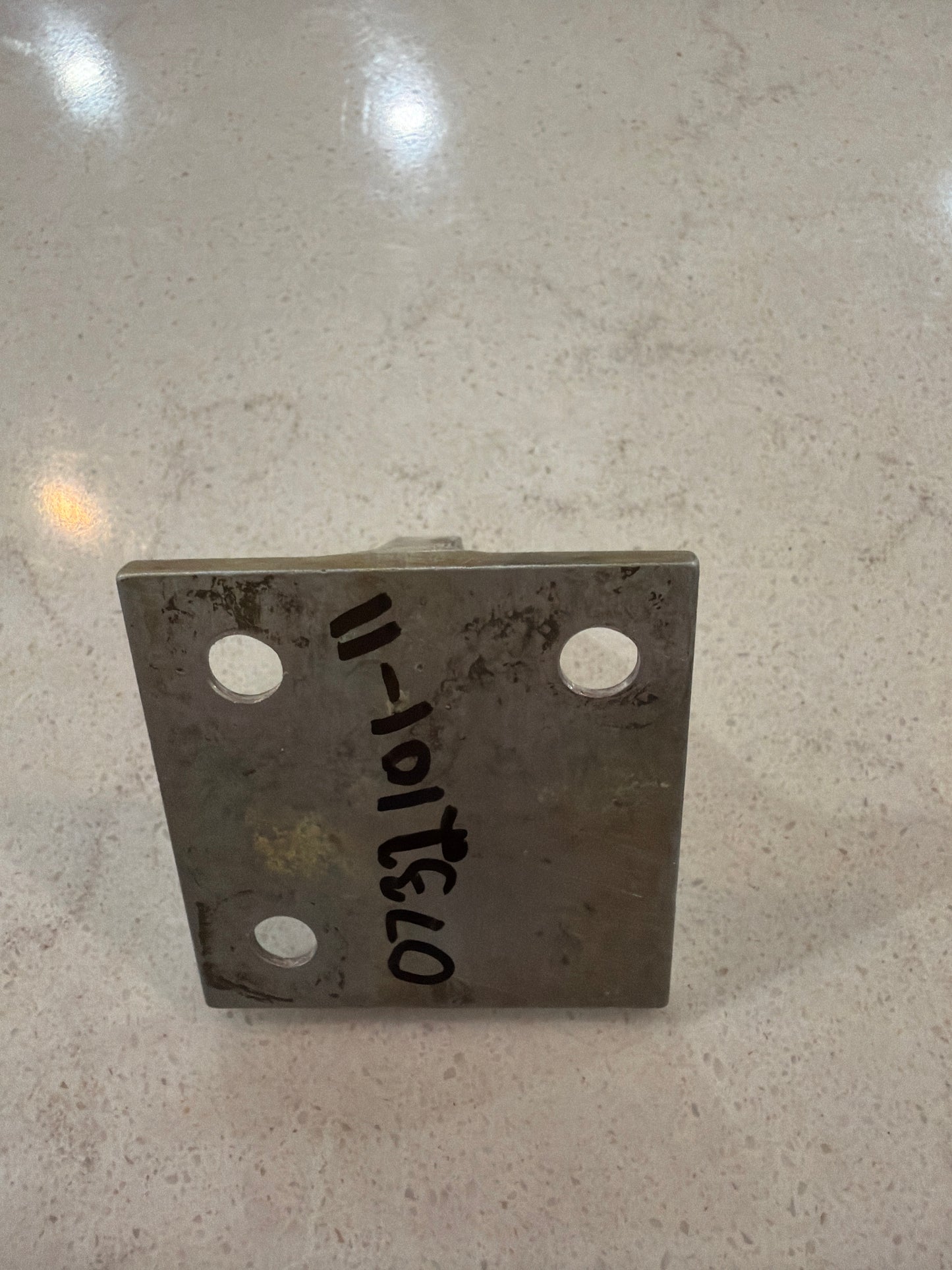 0732101-10 hinge stab RH for Cessna 180, 182, 185