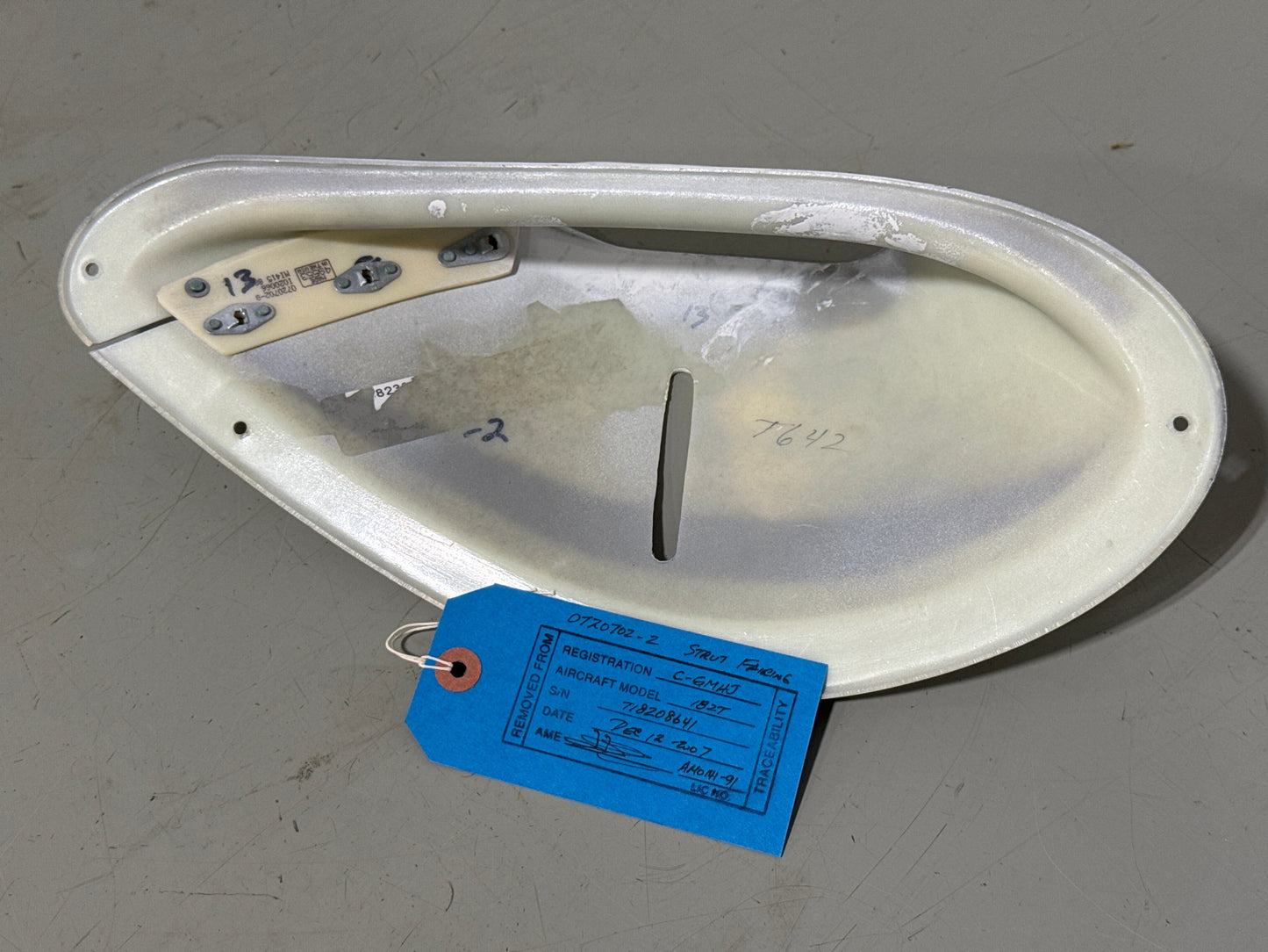 0720702-2 Strut Fairing Upper RH for Cessna 182