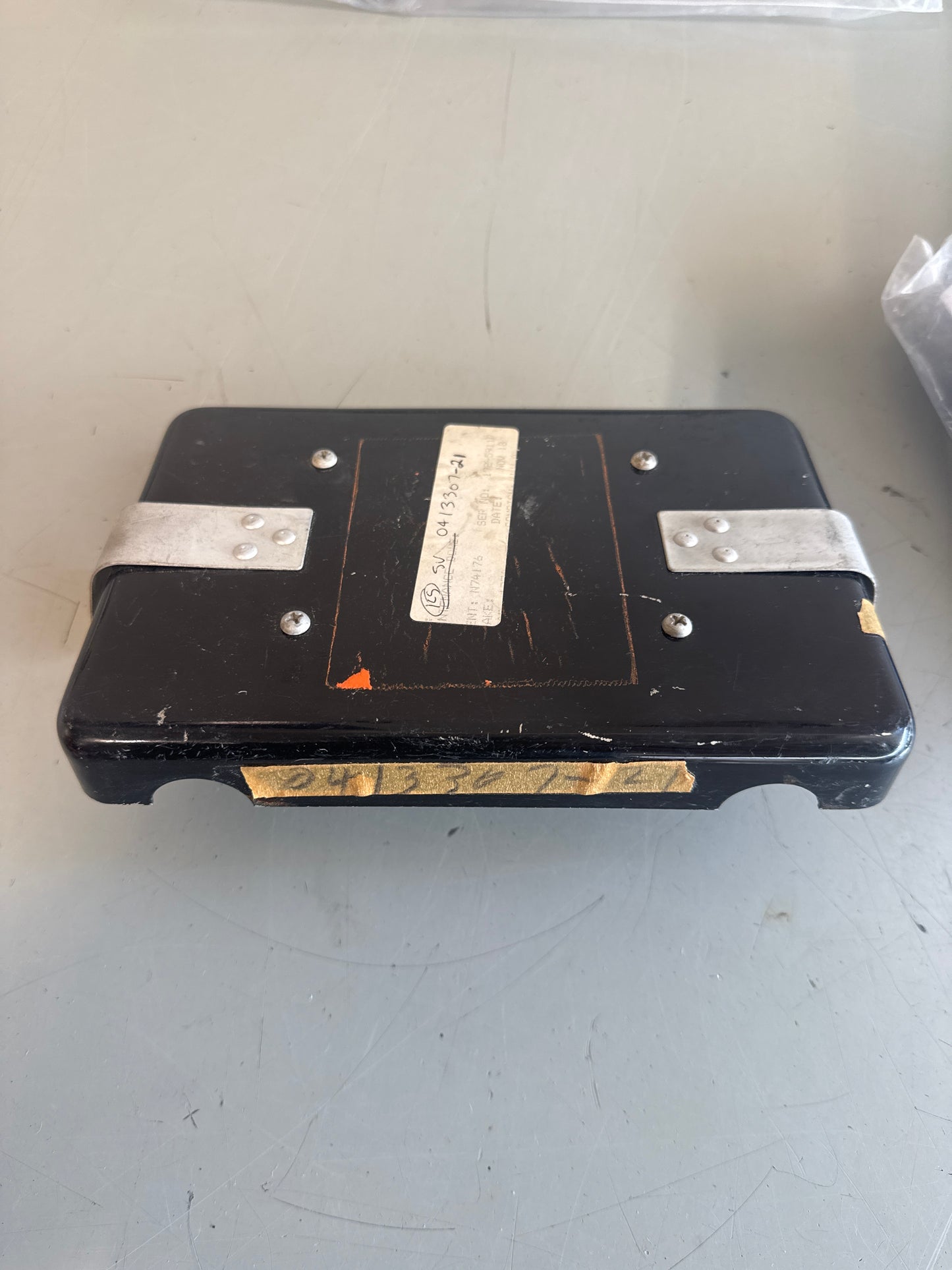 0413307-21 Cessna Battery Box Lid