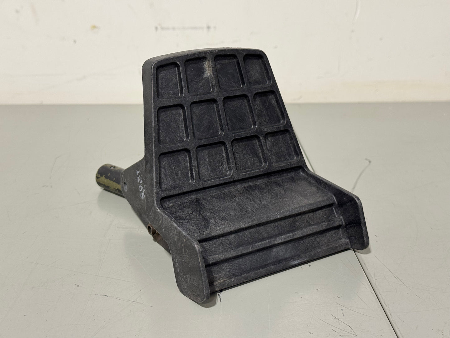0413578-1/0411307 Rudder Pedal Assembly RH for Cessna 210