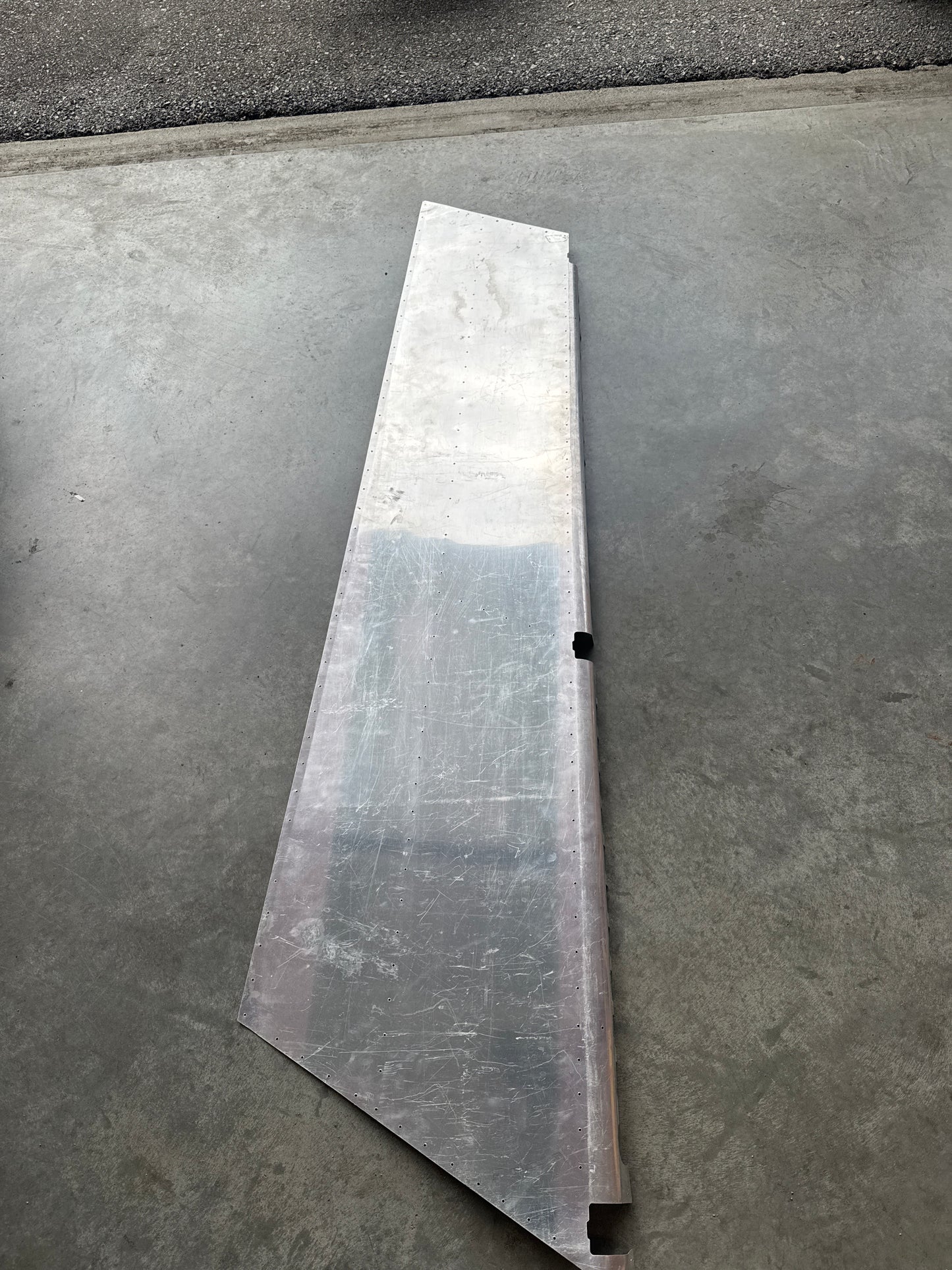 1733000-2 Cessna Cessna rudder skin