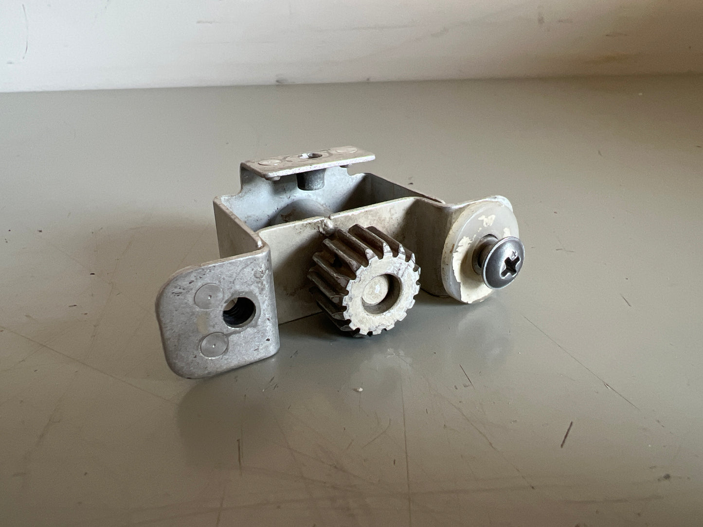 0412066-2 Door Catch for Cessna 150, 152