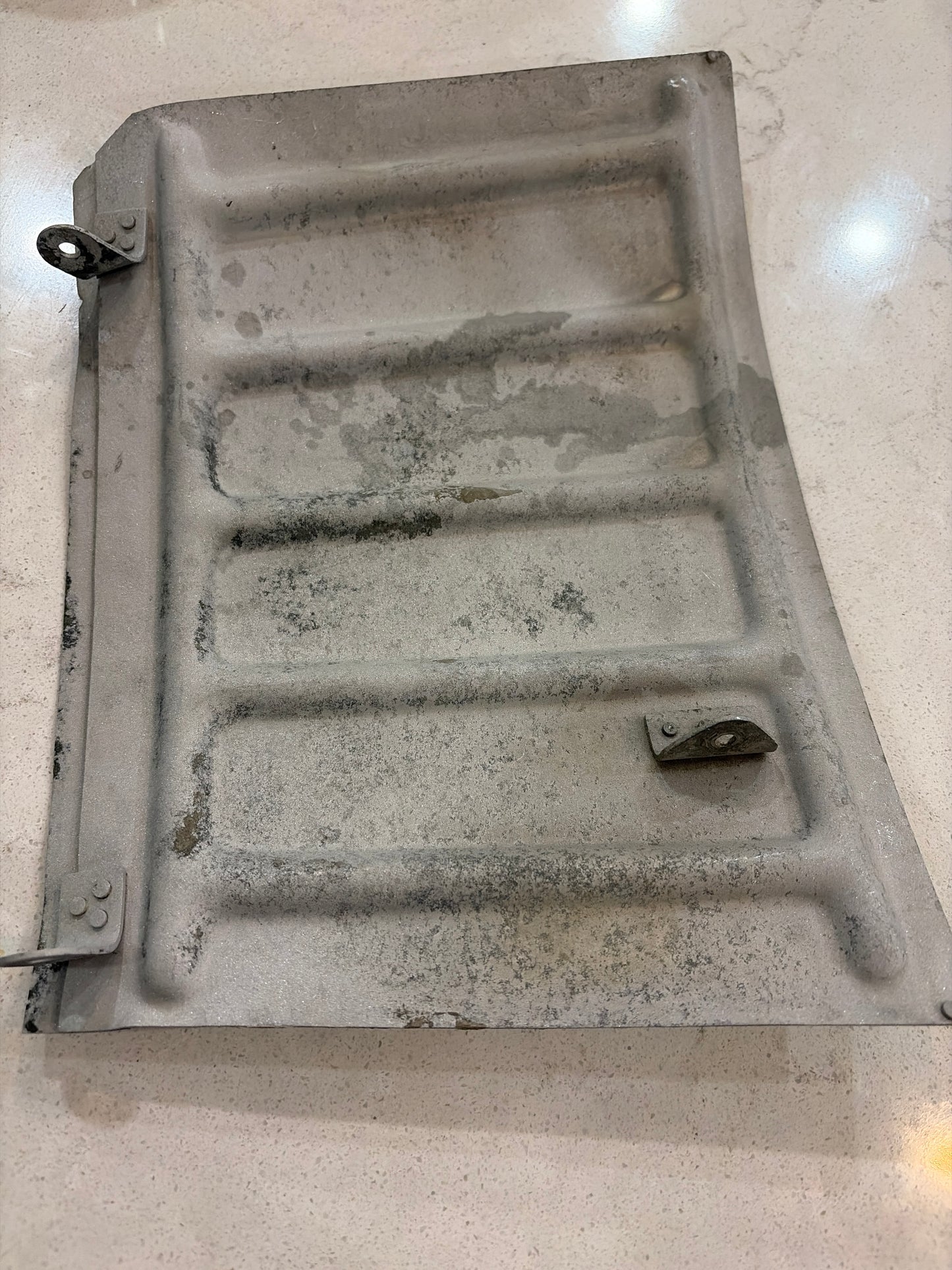 Beechcraft 35 Bonanza BE35 RH Cowl Flap Assembly 35-910053-1