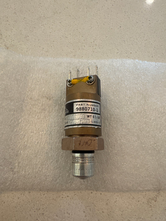 9880710-1 Pressure switch for Cessna 337