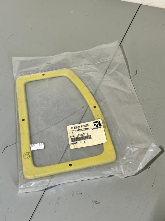 1250132-1 Air Inlet for Cessna 210